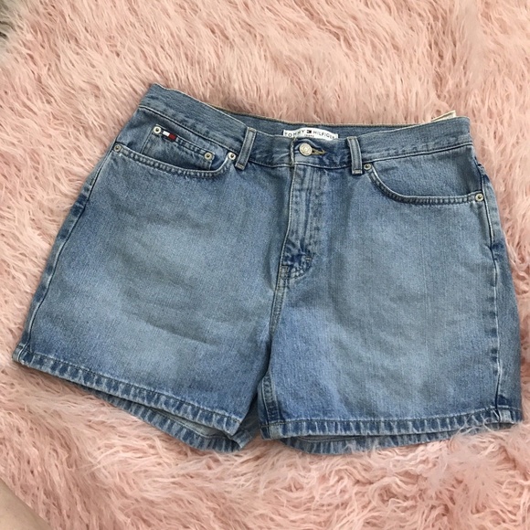Tommy Hilfiger Pants - 💚 4/$20 SALE! Tommy Hilfiger High Waist Mom Short